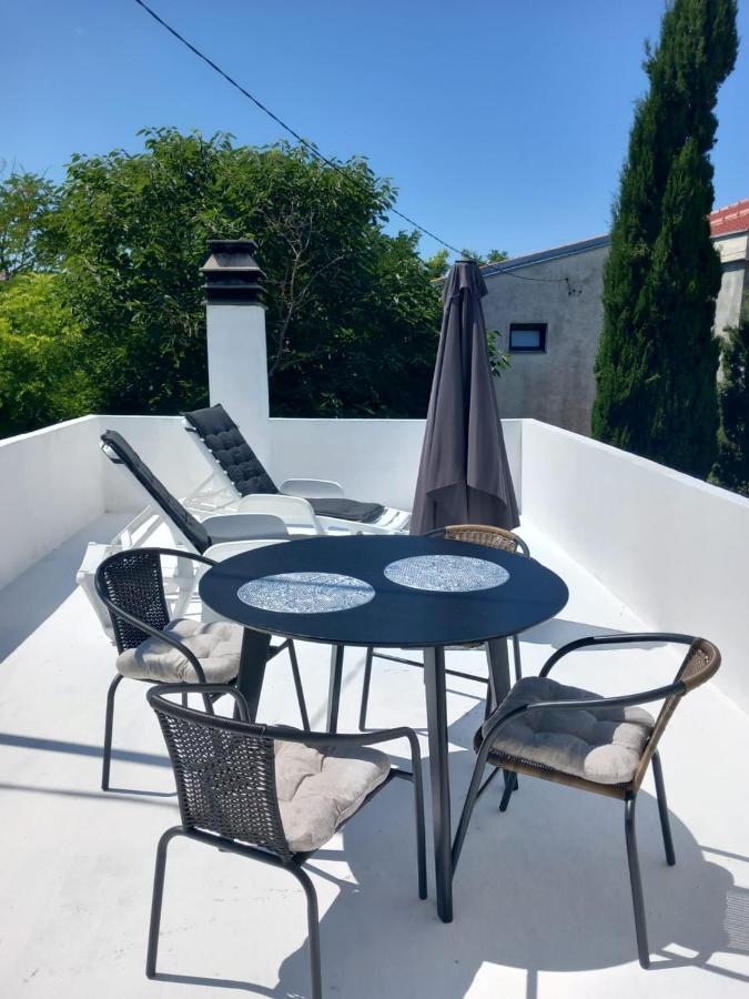 Appartamento Apartman Nika Ražanac Esterno foto