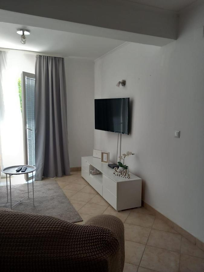 Appartamento Apartman Nika Ražanac Esterno foto